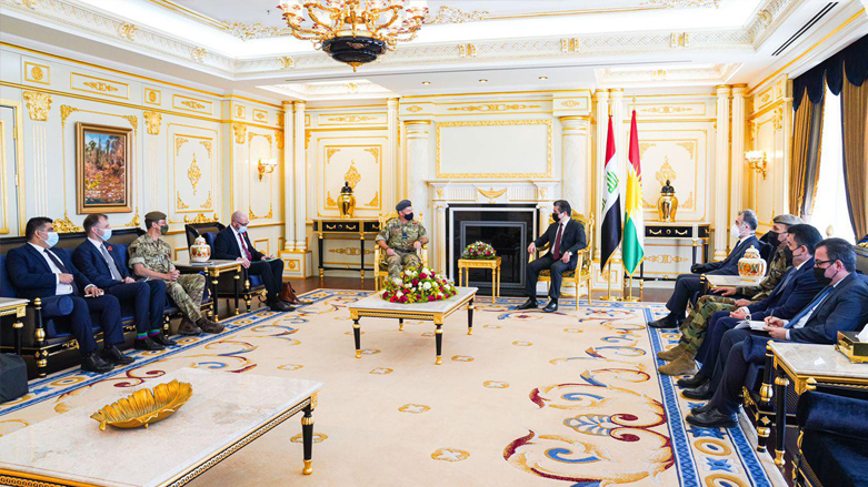 Kurdistan Region Prime Minister Masrour Barzani in meeting with Marshal Sammy Sampson, Britain's top military adviser for Middle East and North Africa, Nov. 8, 2021. (Photo: KRG)